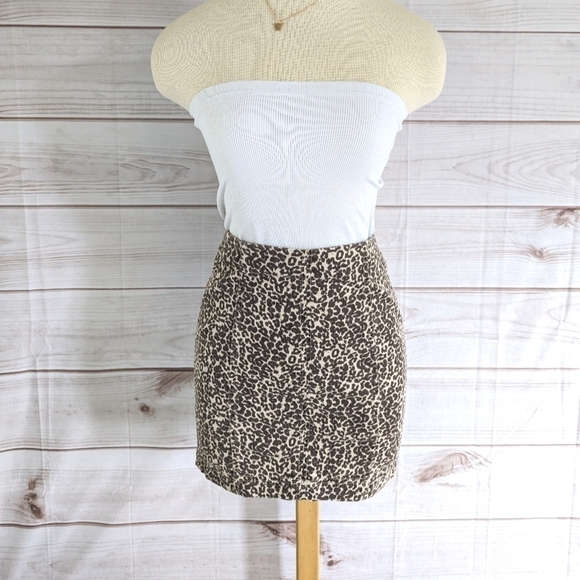 Free People Modern Femme Mini Skirt in Animal Print in Cream and Brown Size 2 - Picture 5 of 11